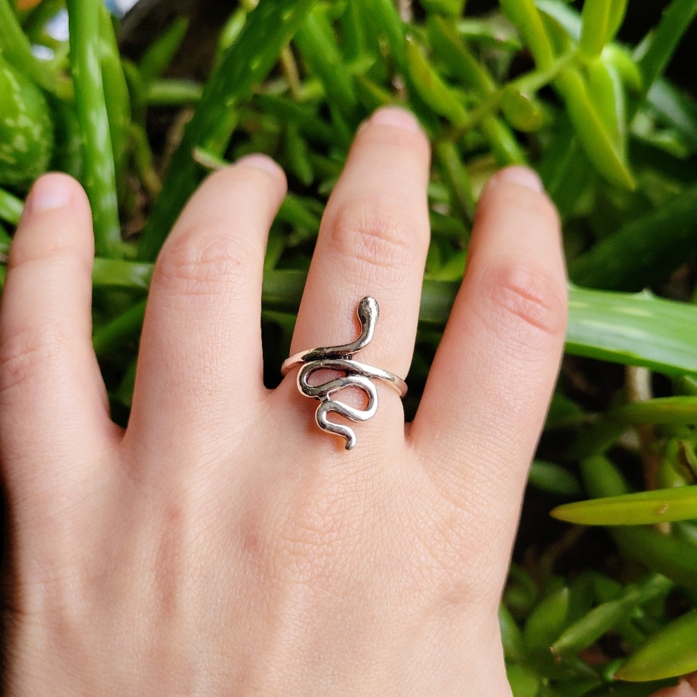New Classic Dainty Silver Snake Ring, size 5.25